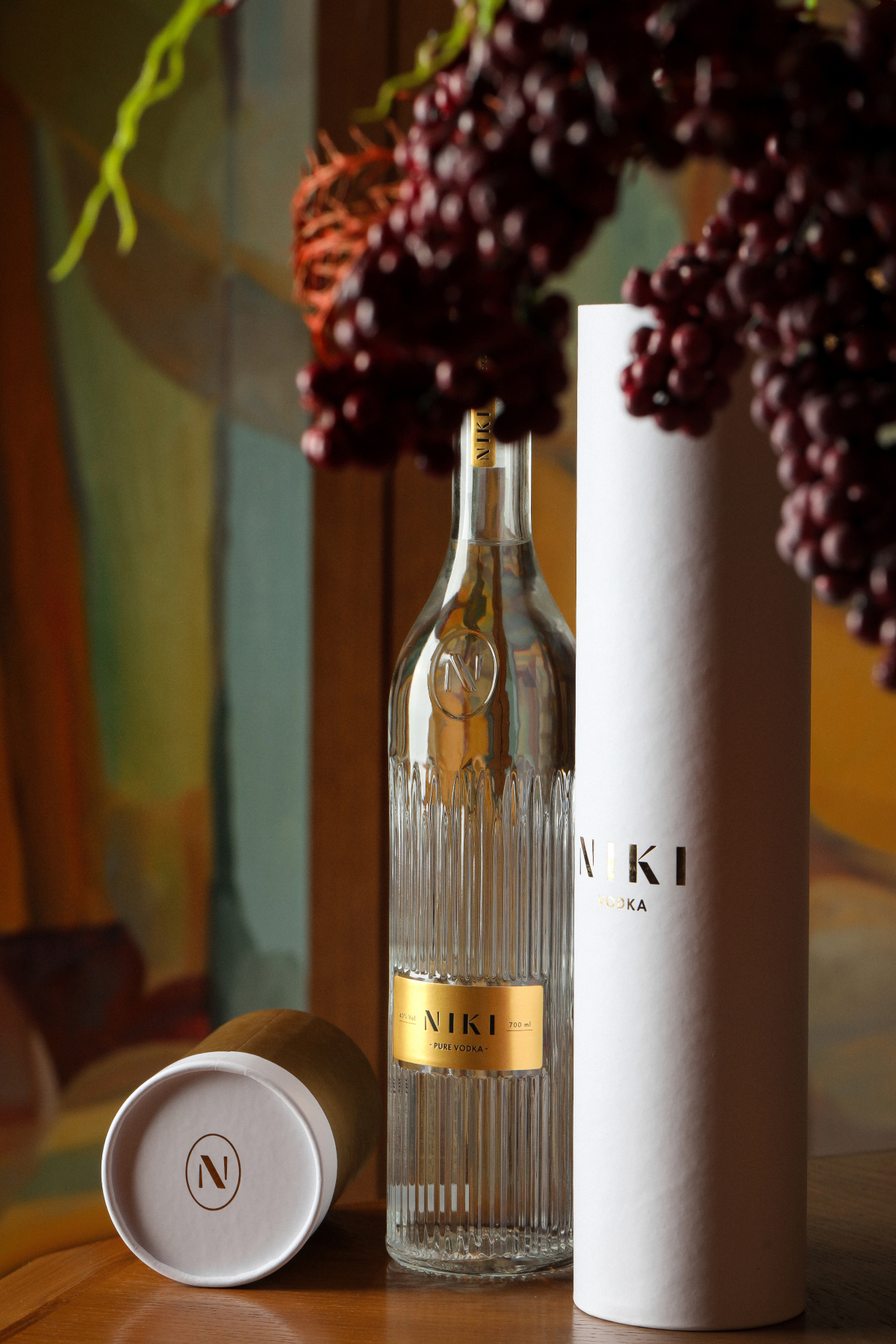 БУТЫЛКА И ФУТЛЯР NIKI VODKA