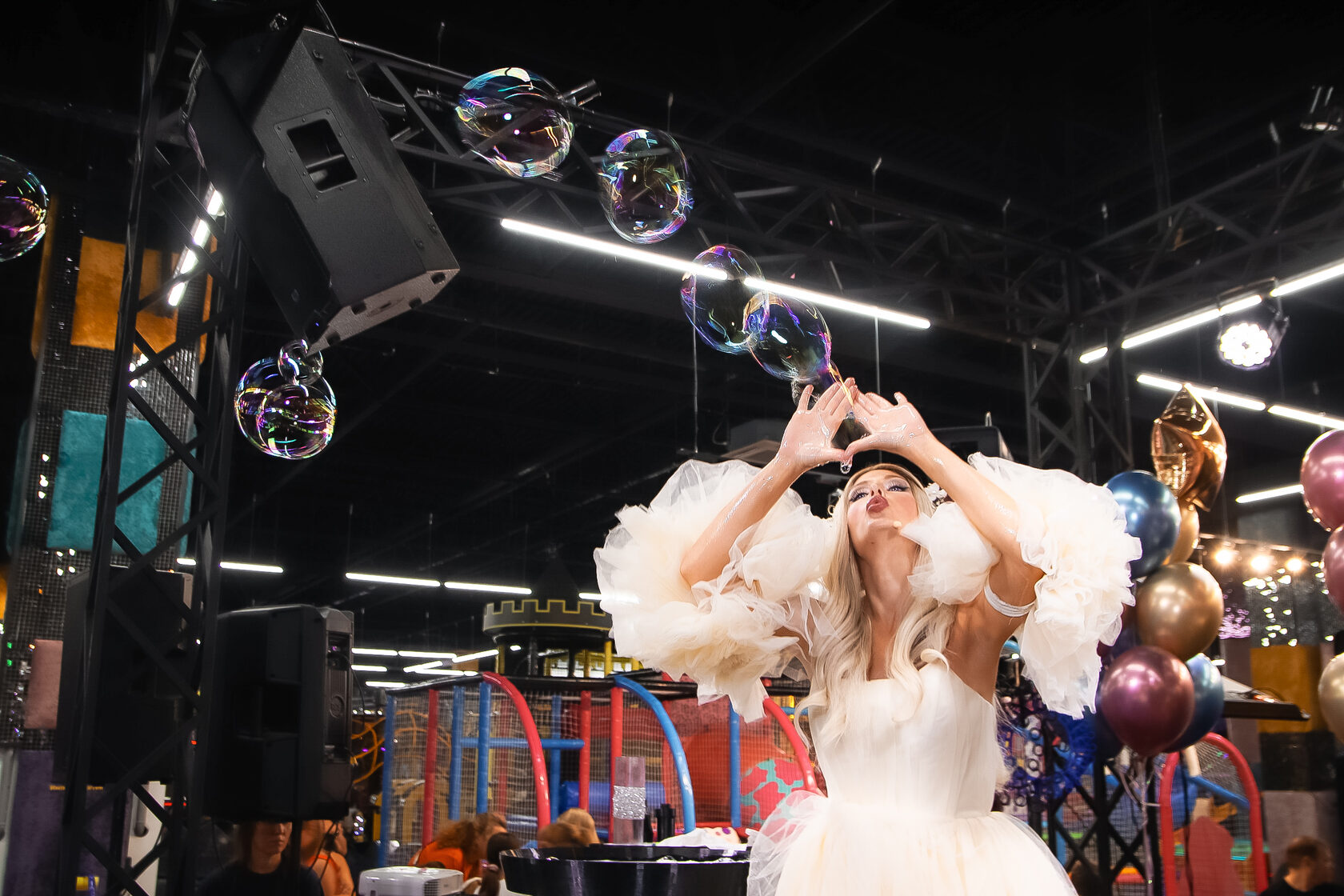 Men kelaman va u boshqa birovni sikyapti.