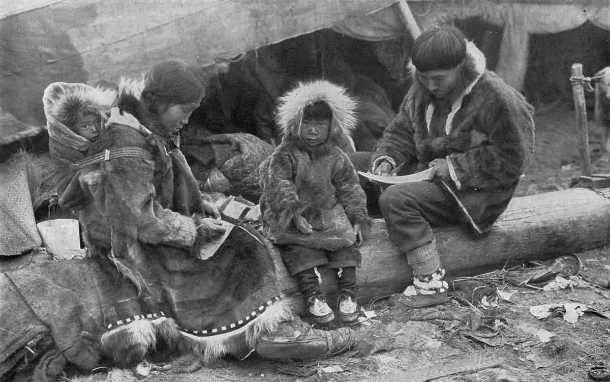 Эскимосы - что носит самый малочисленный народ России, чтобы не замерзнуть | Matreshka World | Дзен