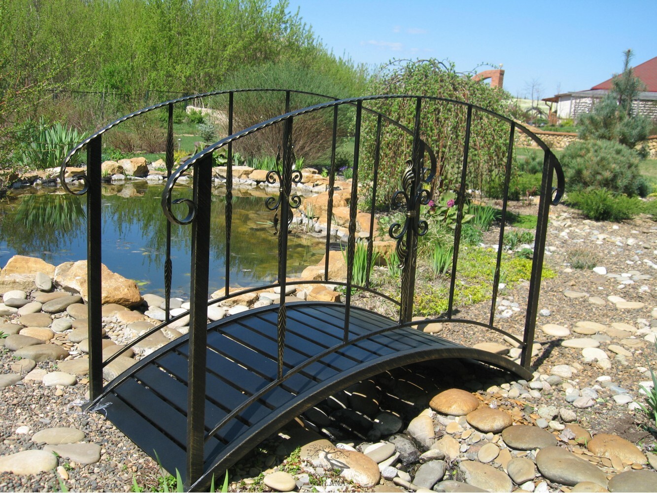 Декоративные мостики для сада из металла фото