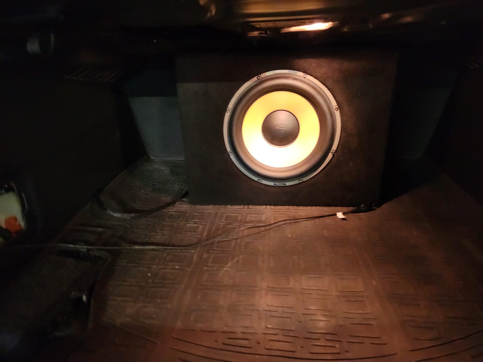 установка сабвуфера audi a6 c7