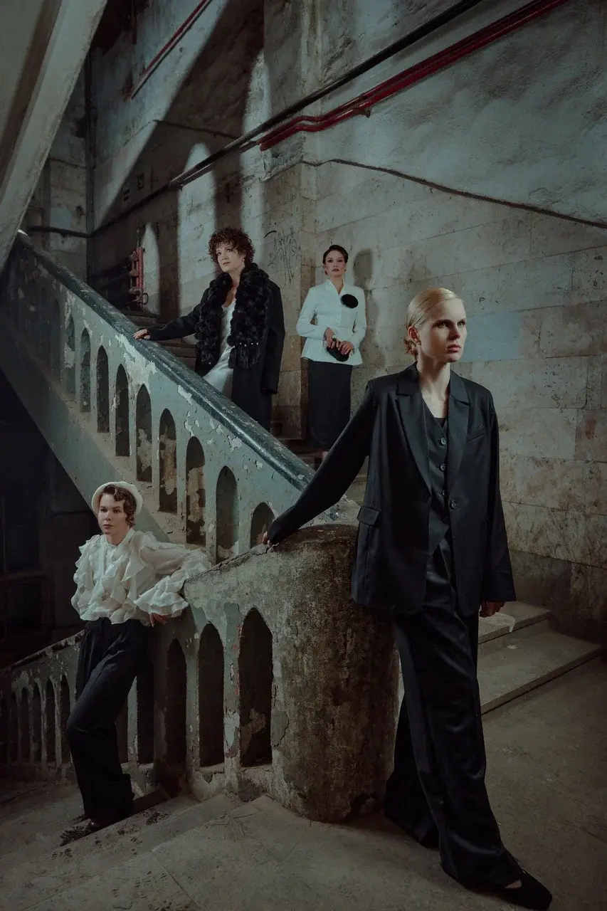 Театр Наций представляет премьеру спектакля «Горький. Любовь» (фото: пресс-служба Театра Наций /Иван Пономаренко)