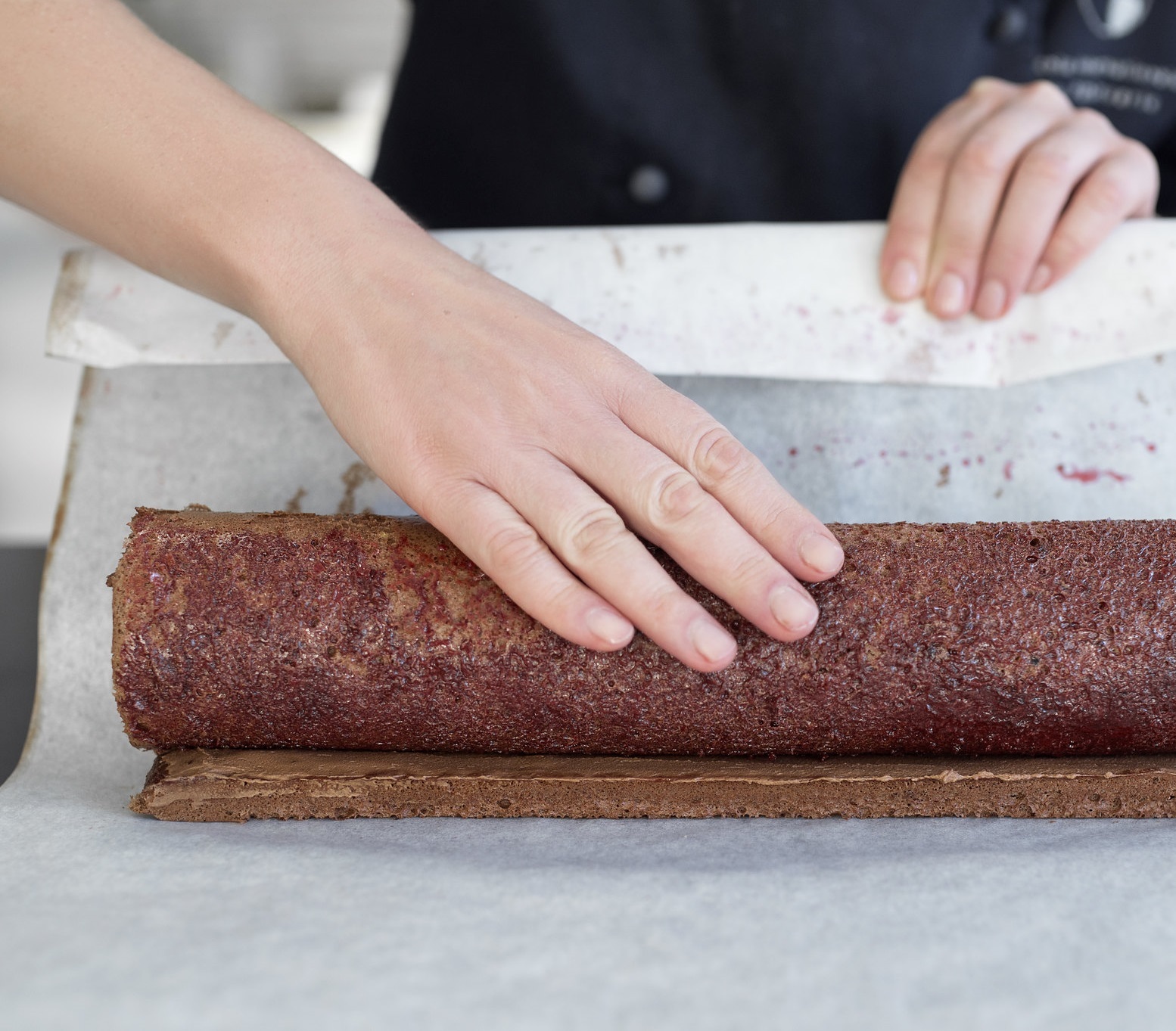 roll cake assembling