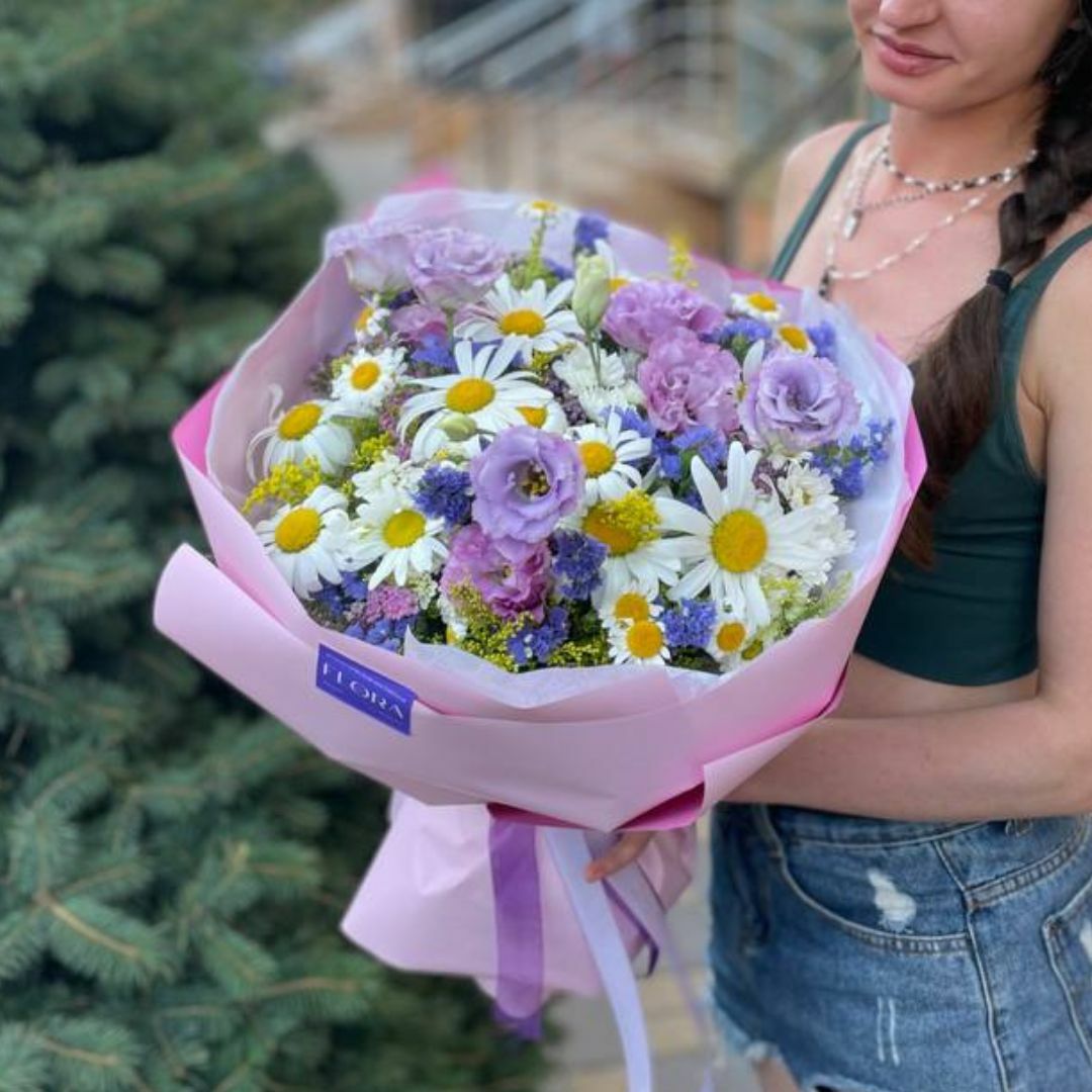 Красивые букеты цветов купить с доставкой по Краснодару