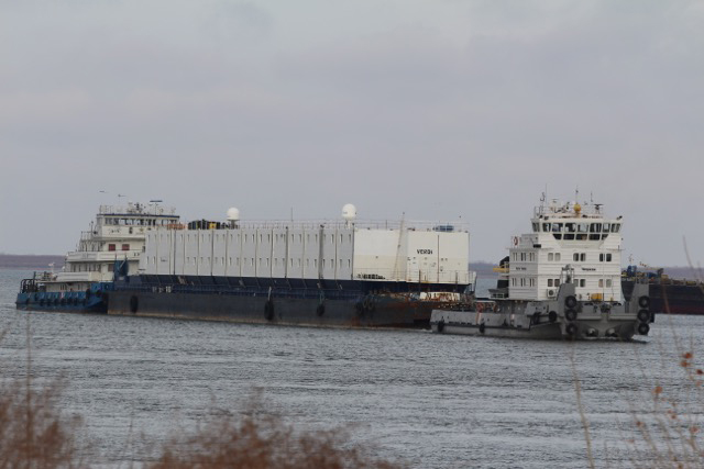 Буксировка плавгостиницы Верди 