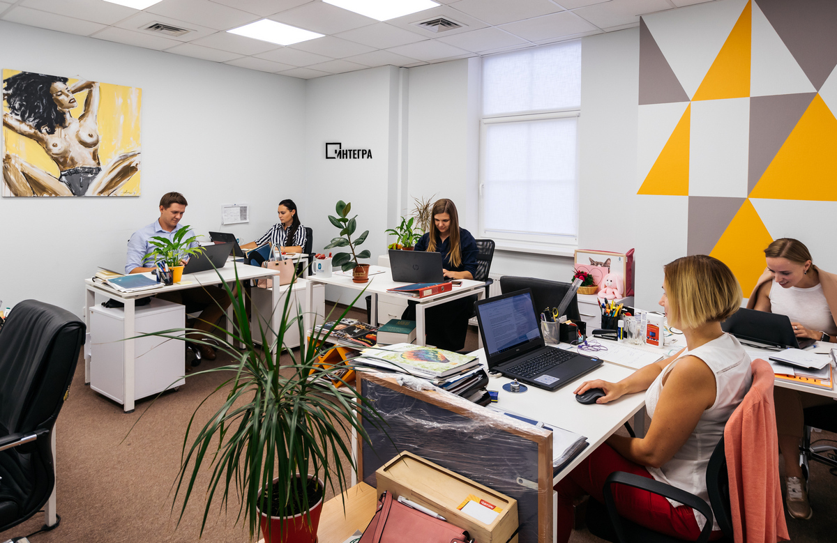 Сотрудница офиса. Ресепшн клиники с администратором. Администратор клиники. Медицинский регистратор. Работа с клиентами в санкт петербурге.