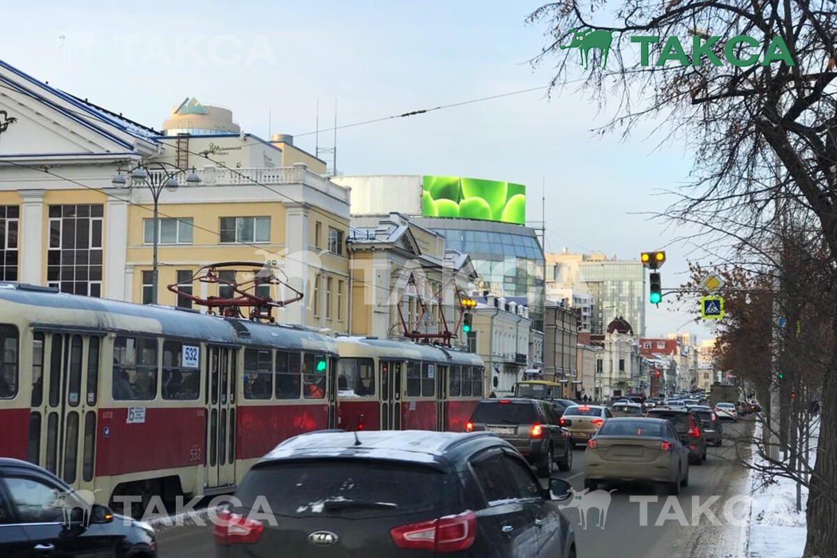 Перекресток ул 8 марта 32 фото Видеоэкран на 8 марта 32а. Сторона А Рекламное агентство "Такса"