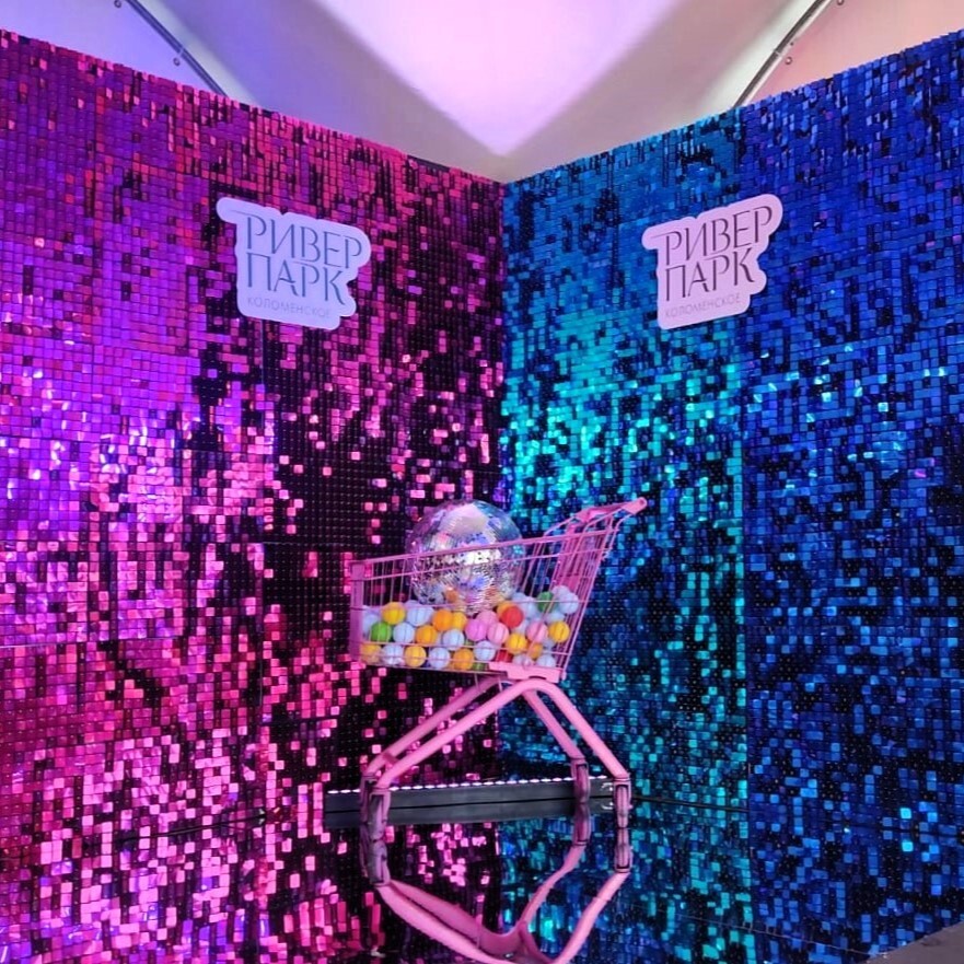 Угловая фотозона из пайеток