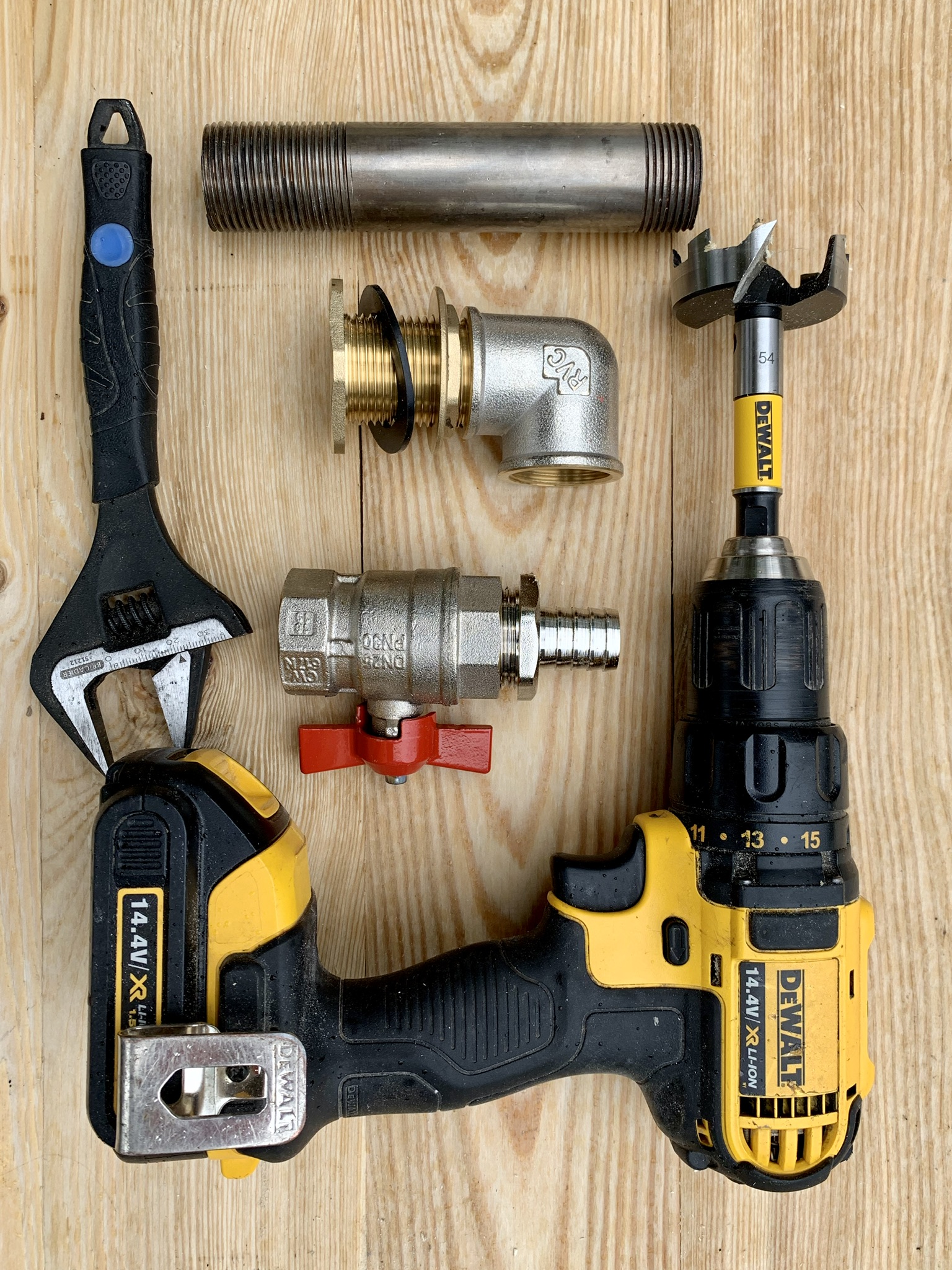 Слив воды из купели