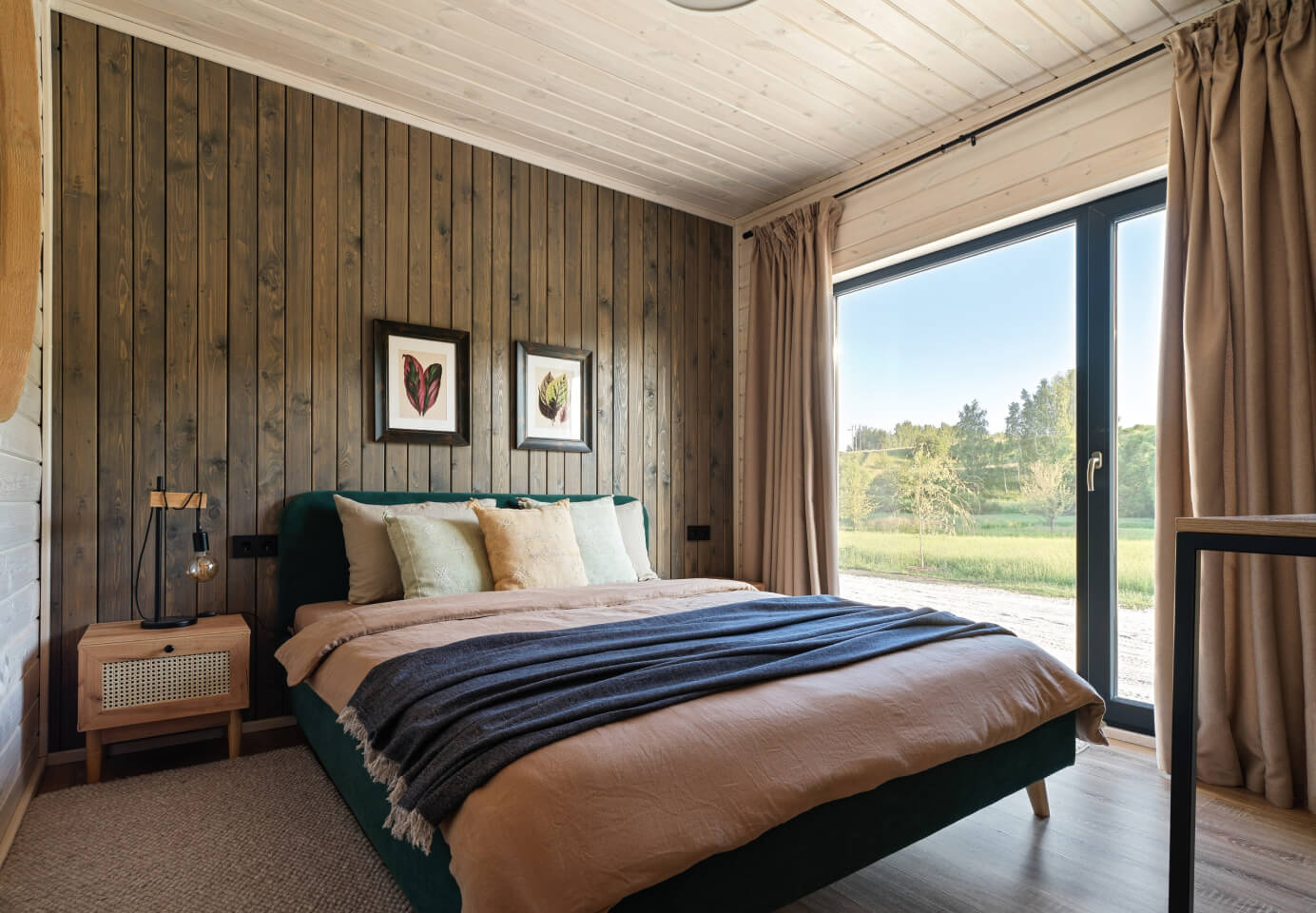 Проживание в парке Олений Золотой фазан