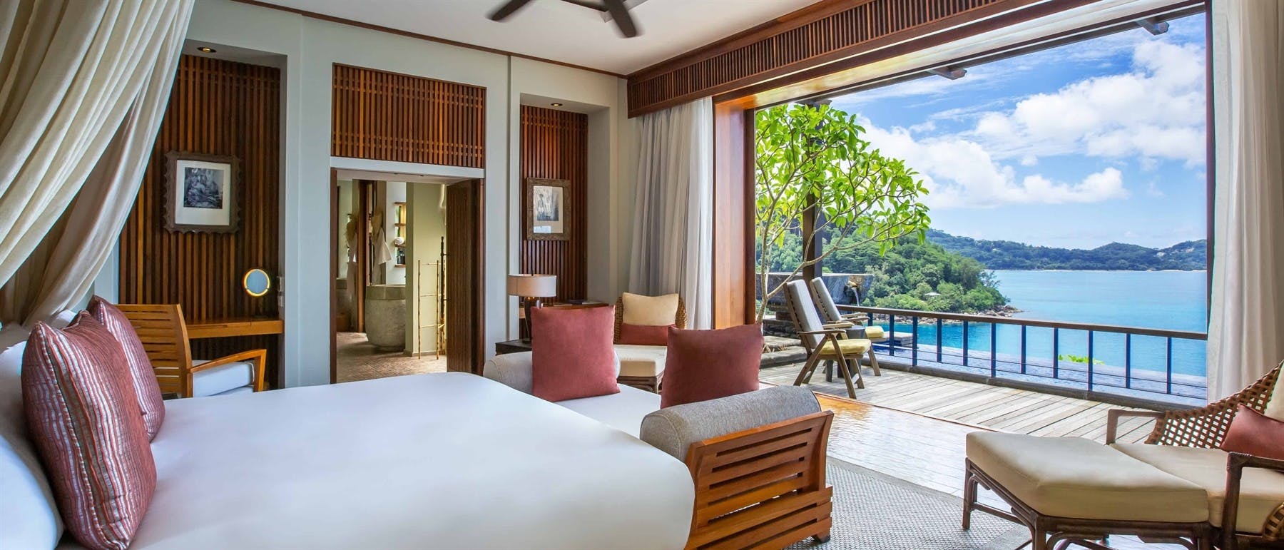 Интерьер виллы Anantara Maia Seychelles