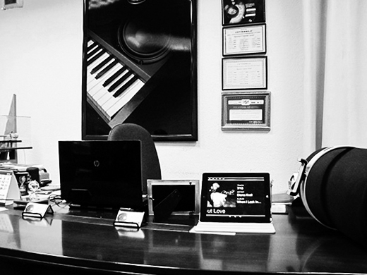 acoustic word, мир акустики, домашний кинотеатр, кино, кинотеатр, фильм, звук, колонки, стойка, строительство, экран, диван, индивидуальный, семейный кинотеатр, попкорн, отдых, заказ мебели, инсталляция, обучение, LP проигрыватели, система умный дом, кабель на заказ, мебель на заказ, Трейд-Ин, рабочий процесс