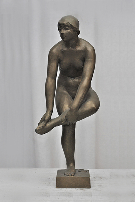 интерьерная скульптура девушка купальщица