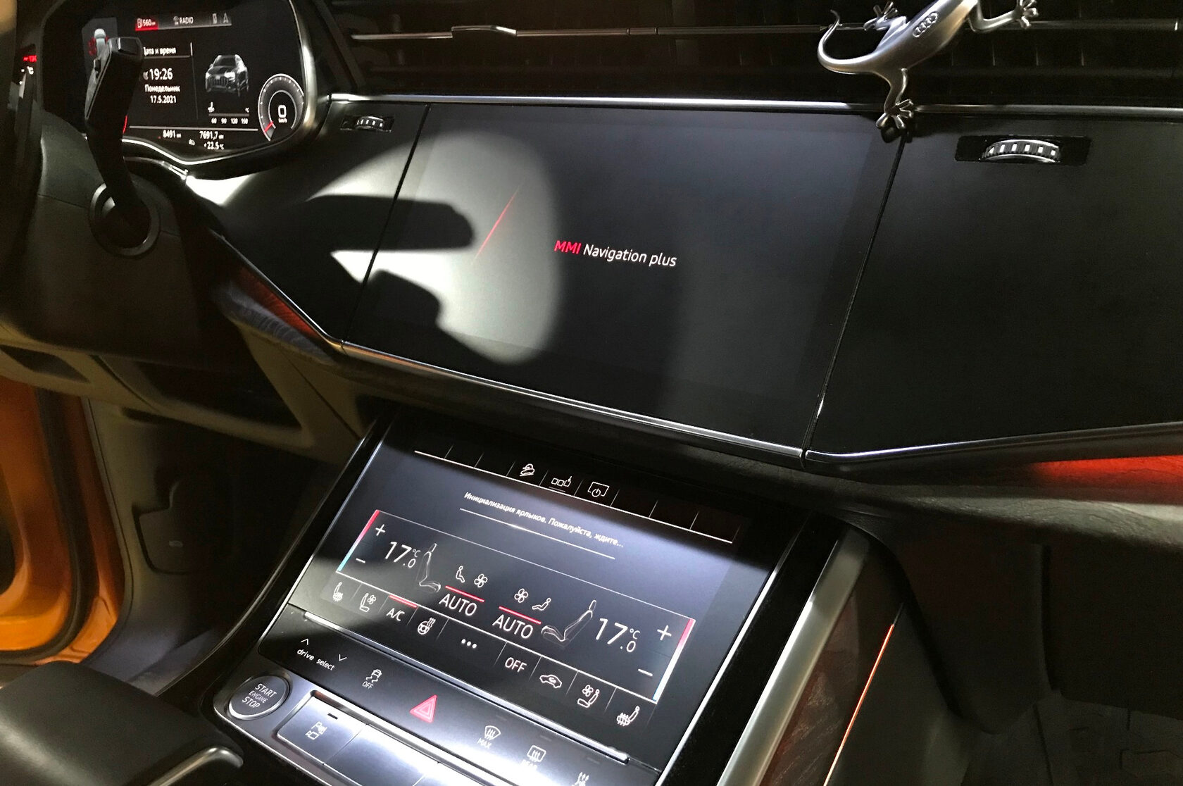 защита мониторов авто