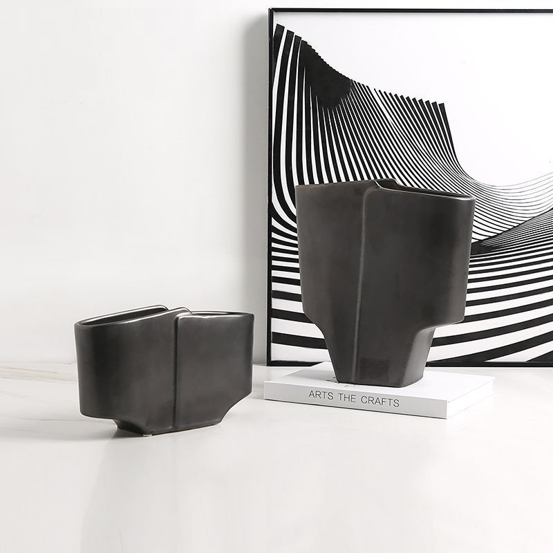 черные керамические вазы декоративные