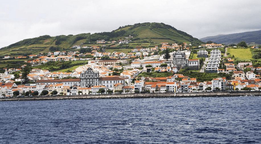 цены на жилье на островах Португалии