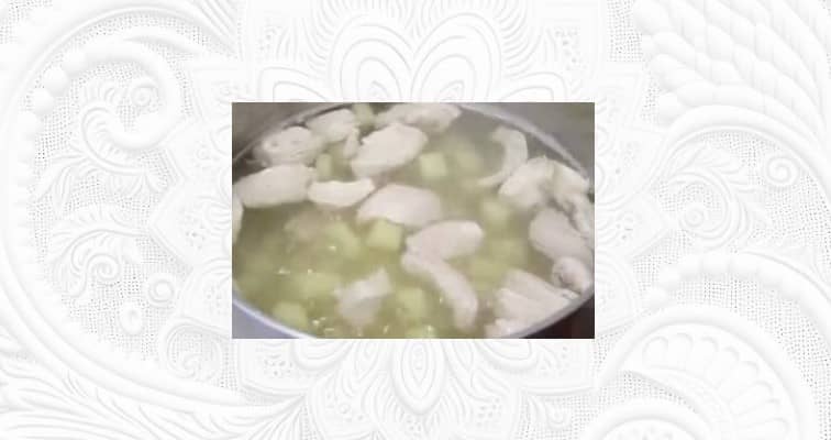 Приготовление щей из квашеной капусты с курицей: шаг 6