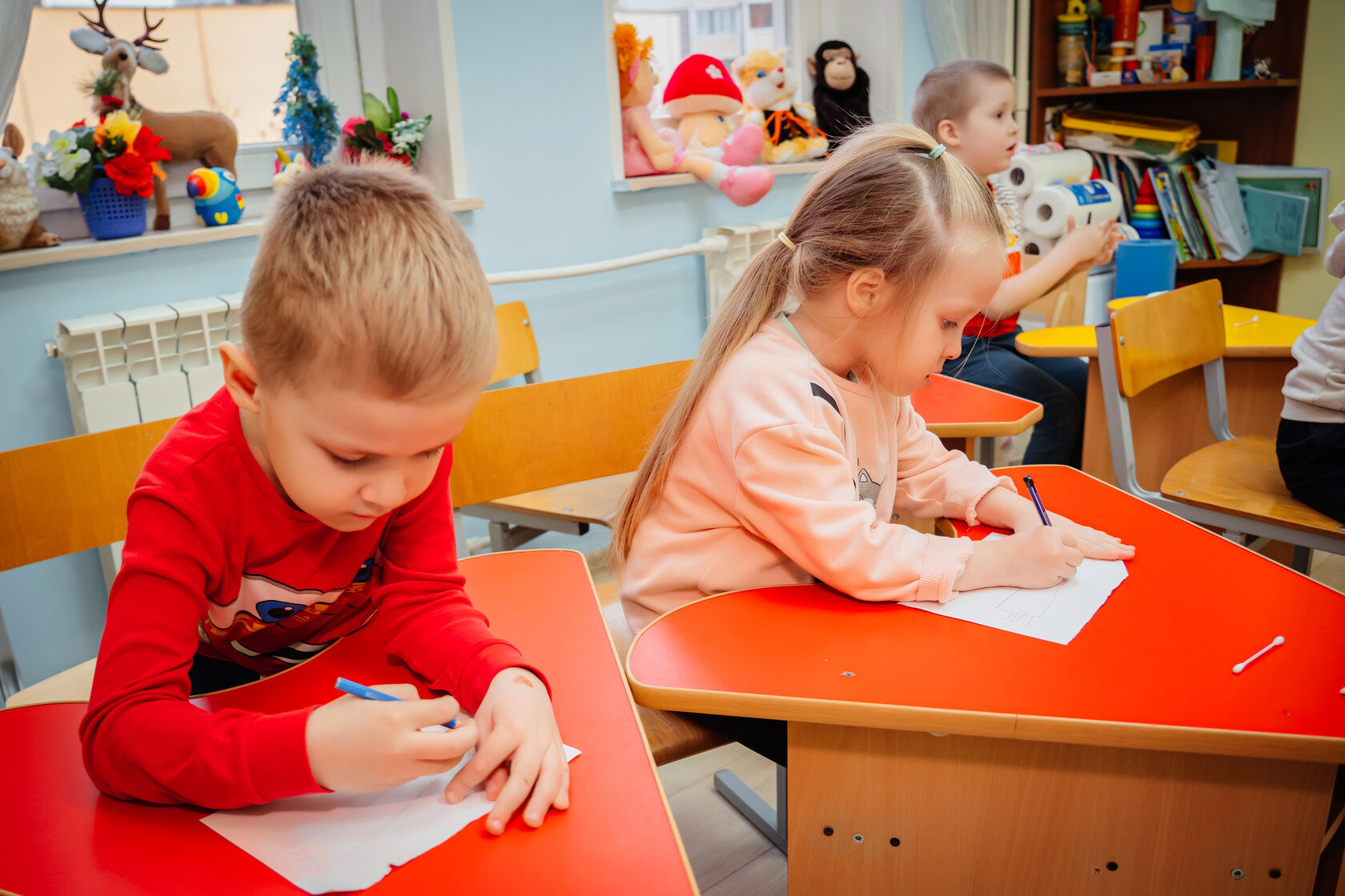 Школа одаренных детей Intellect School. Интеллект про скул. Логопедический календарь. Афиша занятий логопеда.