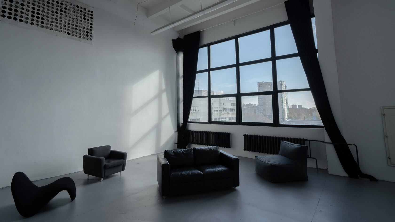 Зал-конструктор MOBY в фотостудии ЭЛЕКТРОЗАВОД ⚡