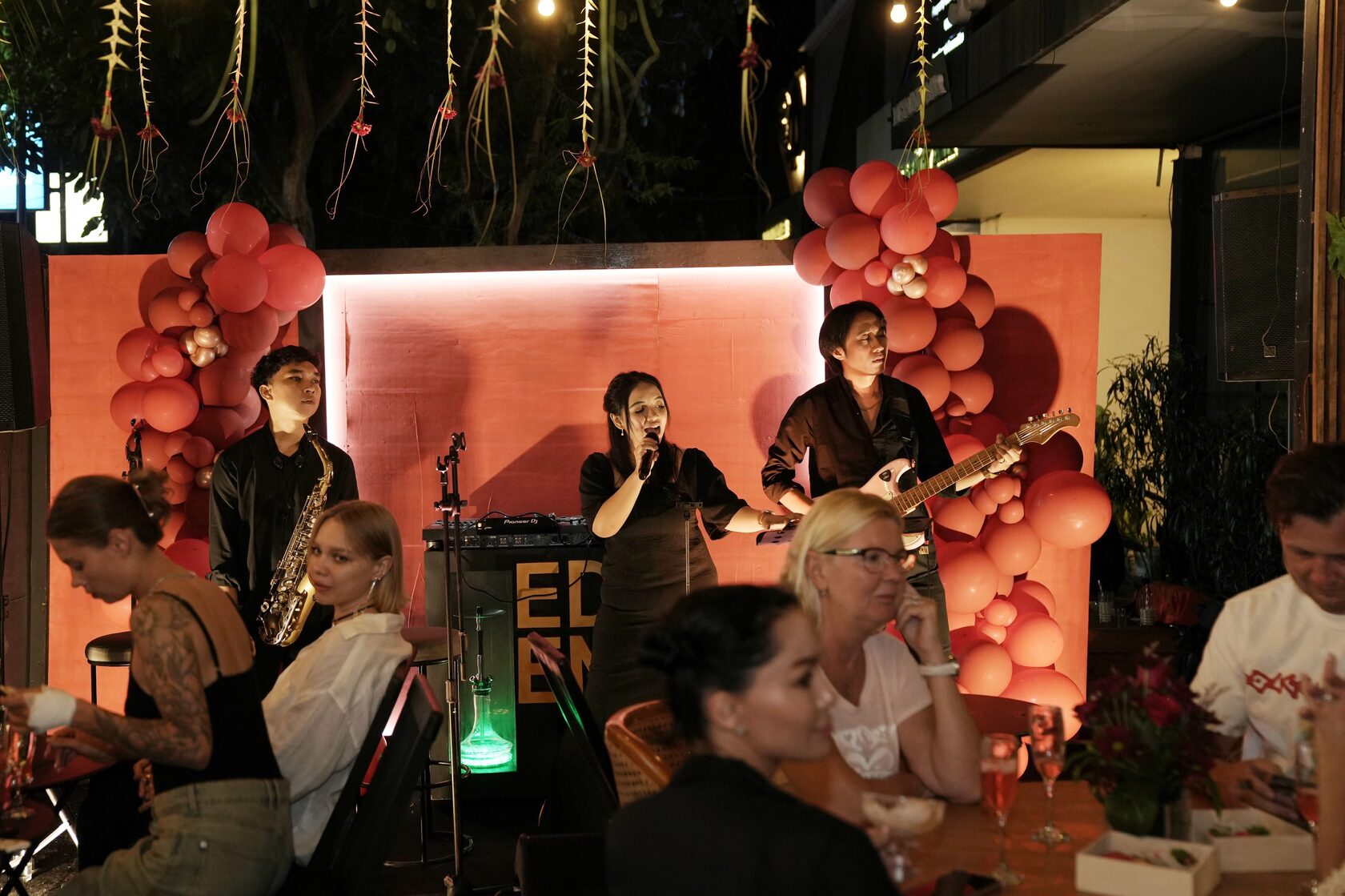 Hosting Hookah Party in Bali