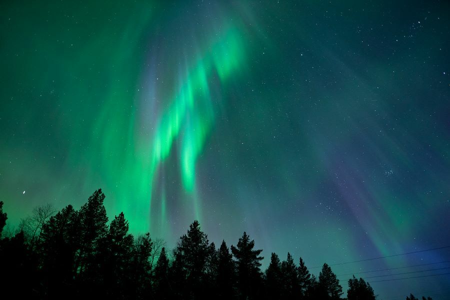 Где и когда бывает Полярное сияние, как возникает северное сияние ...