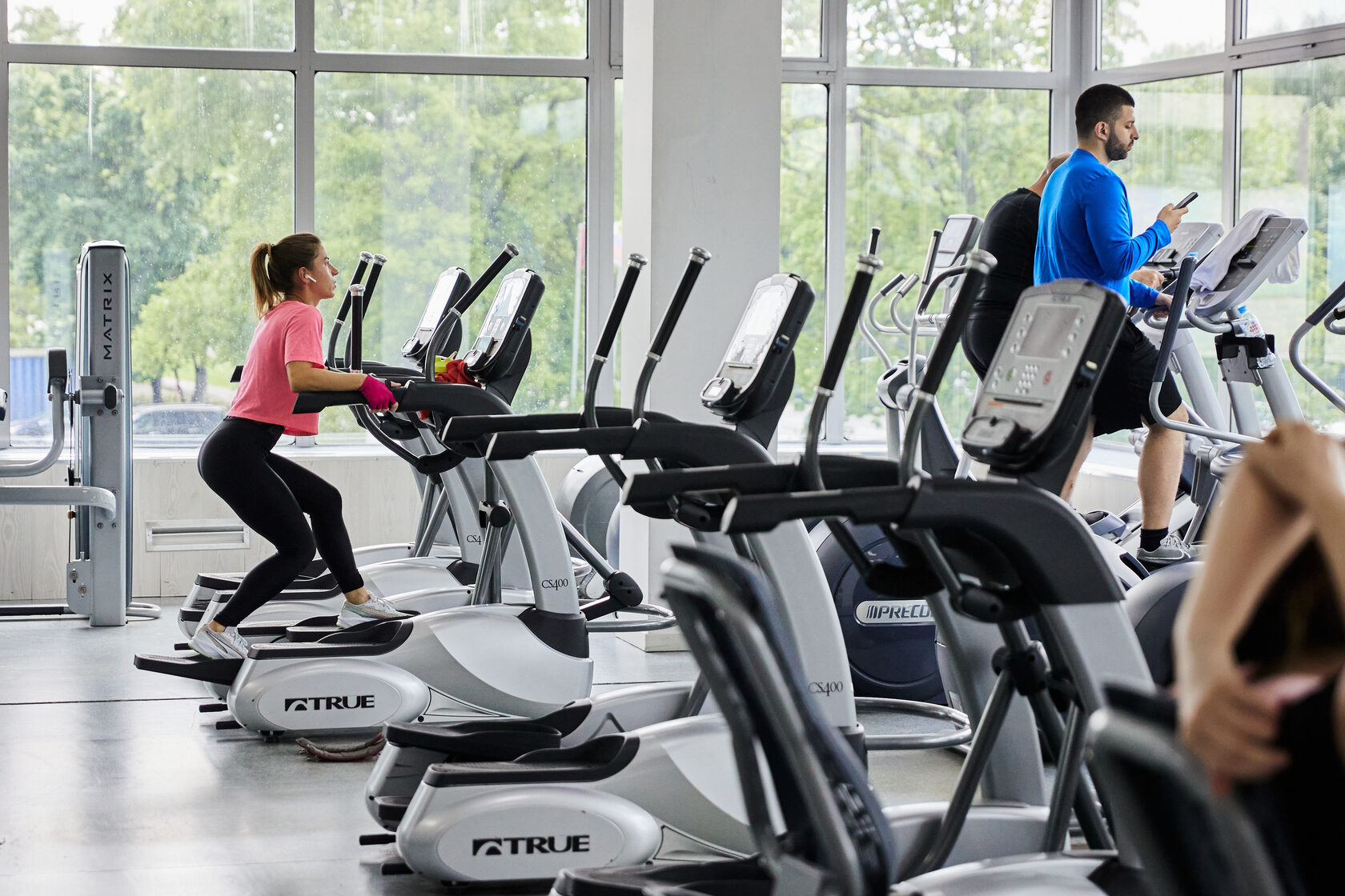 Фитнес-клуб AMATHUS FAMILY FITNESS у метро ВДНХ. 5000 кв.м. фитнеса + 5  бассейнов