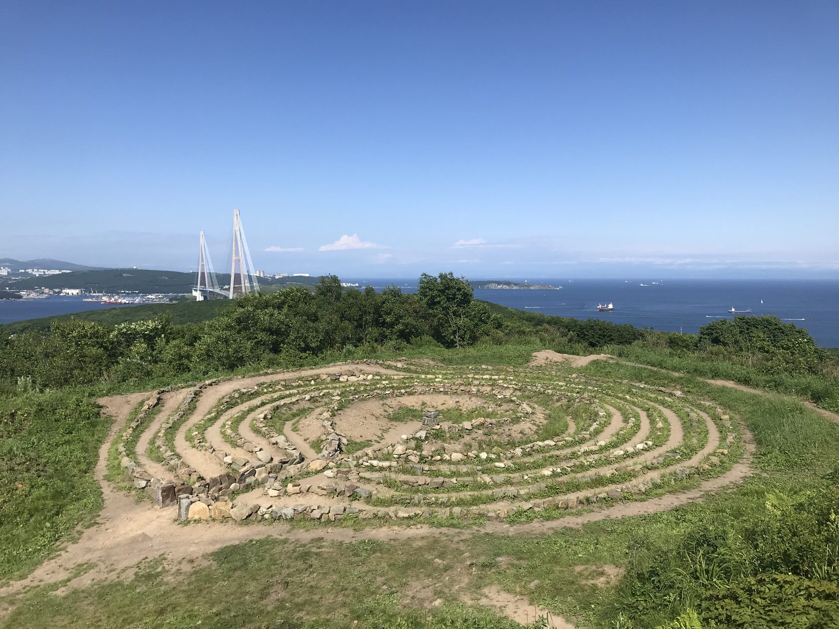 россия. остров с лабиринтом 4. вавилоны соловки. каменный лабиринт джунгли. мега в самаре пиратский остров.