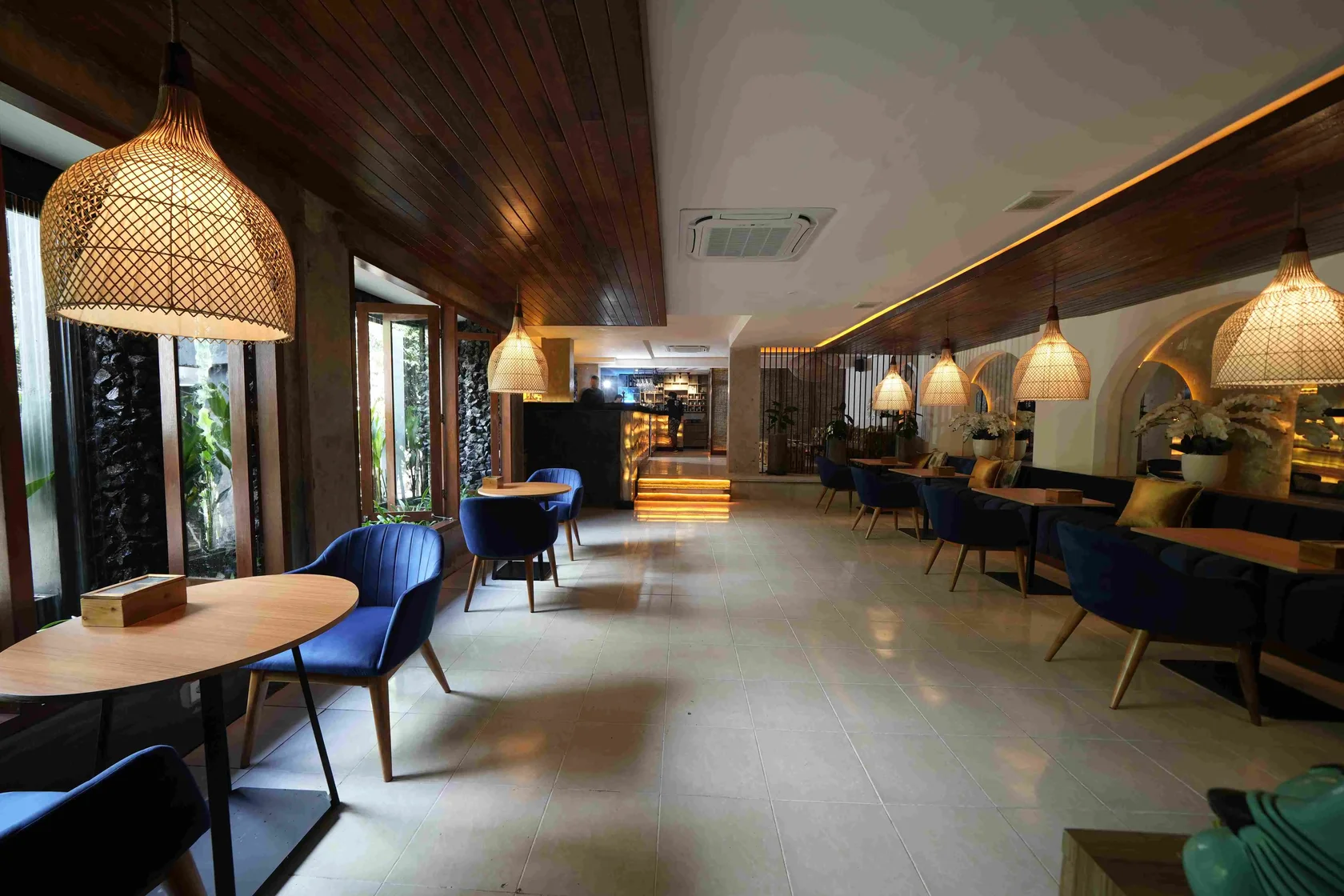 Brunch in Eden Hookah Club Ubud