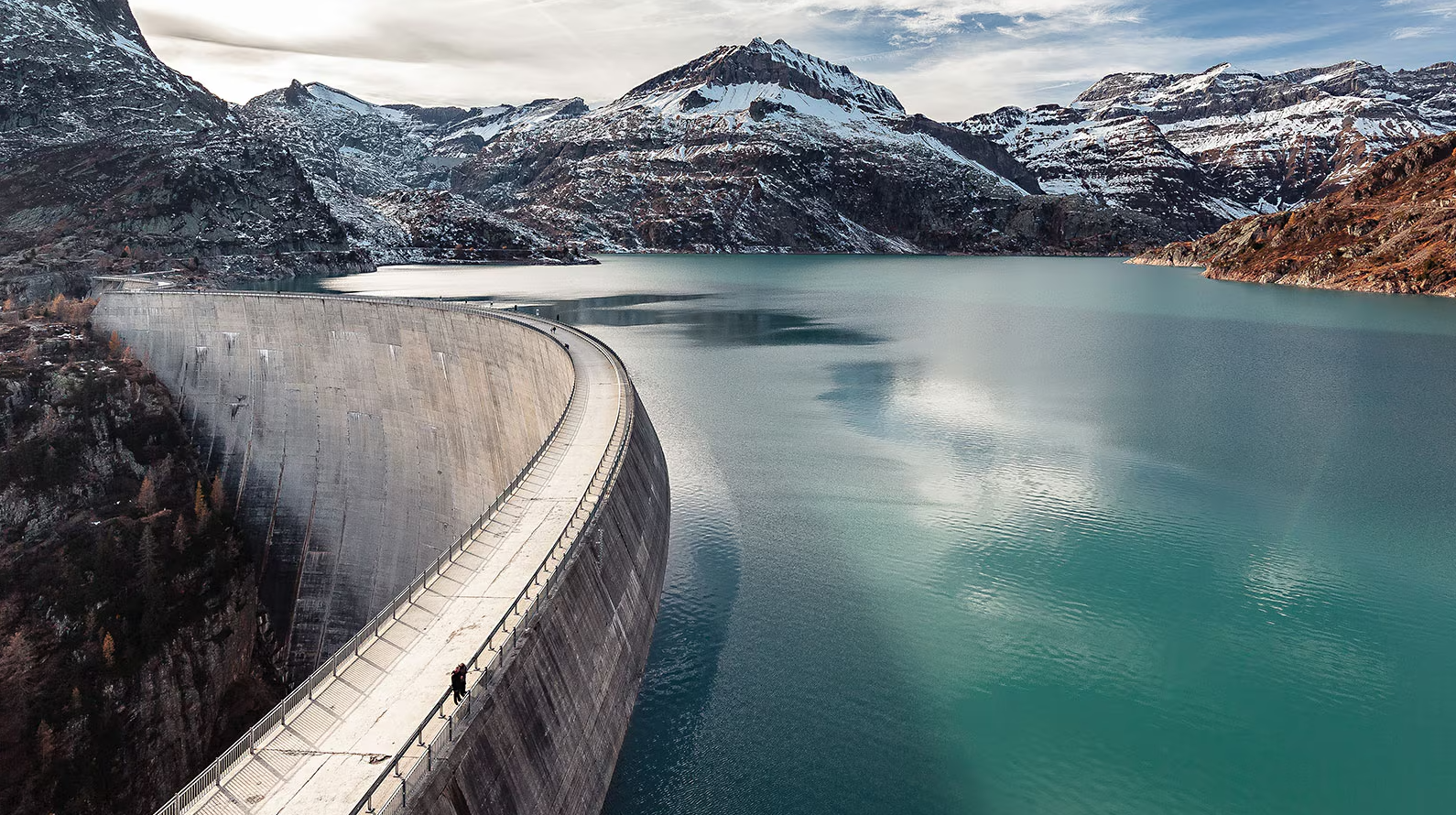 &amp;quot;Swiss financial institutions analyzing FINMA’s nature-related risk regulations and sustainability compliance&amp;quot;