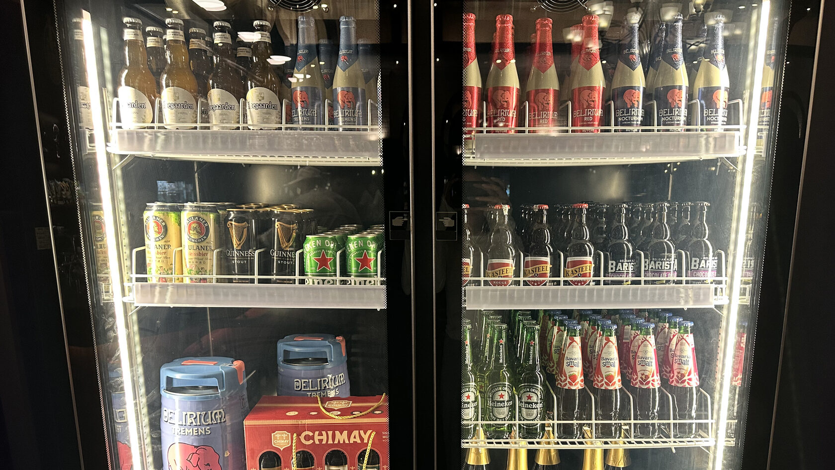 Пивной бар Тэдонган. Пхеньян. КНДР (Северная Корея)