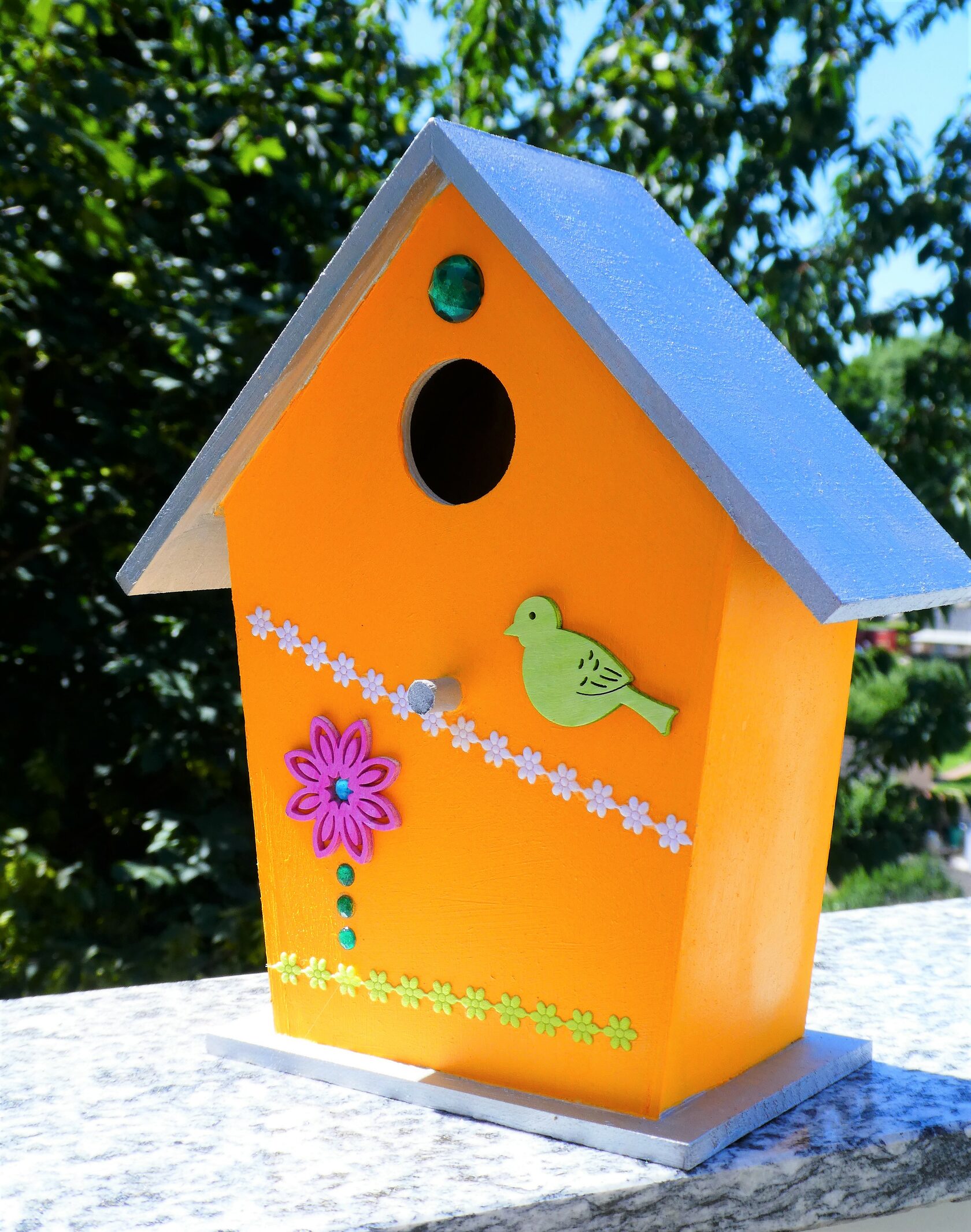 VIP birdhouse yellow organic