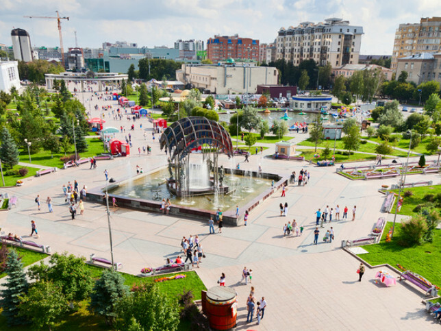 Парк культуры цветной бульвар. Цветной бульвар Тюмень. Площадь цветного бульвара Тюмень. Цветочный бульвар Тюмень. Цветной бульвар, Тюмень, цветной бульвар.