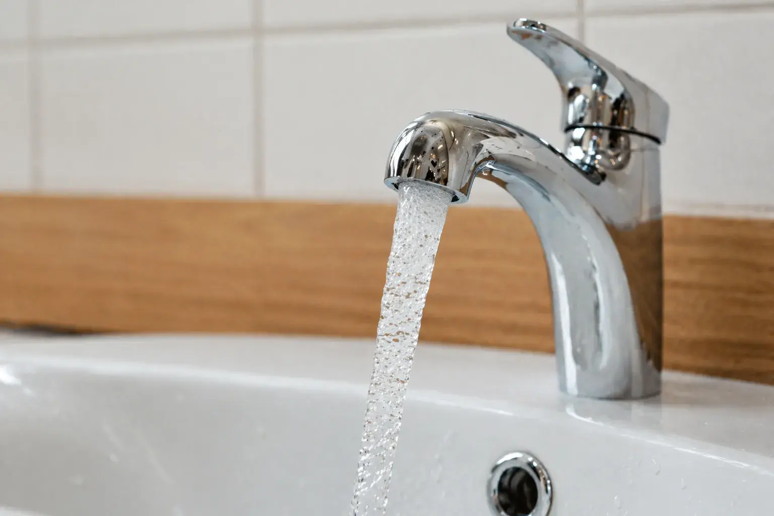 Почему в кране идет воздух