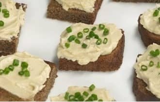 Приготовление селедочного масла с горчицей в домашних условиях: шаг 5