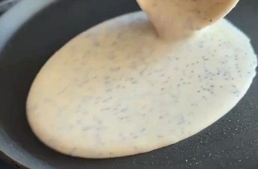 Приготовление блинов с маком на молоке: шаг 5