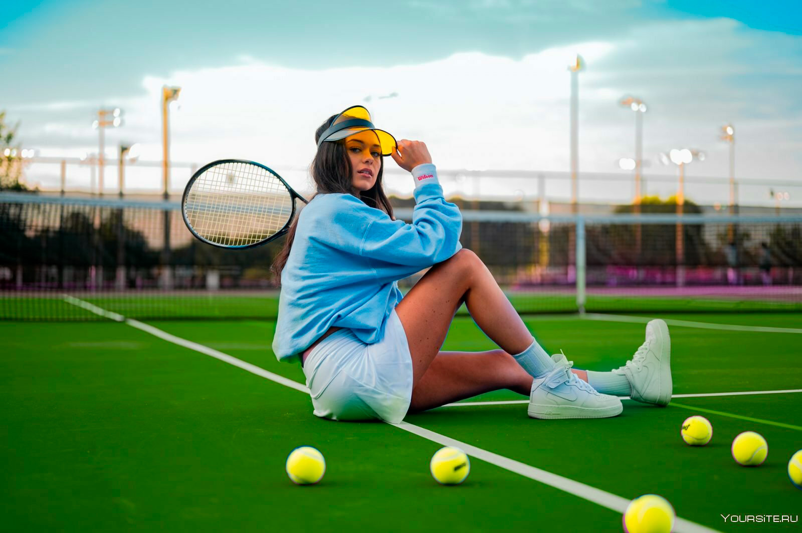 Любительский теннисный. Теннис. Спорт теннис. Фотосессия в стиле теннис. Красивые теннисистки.