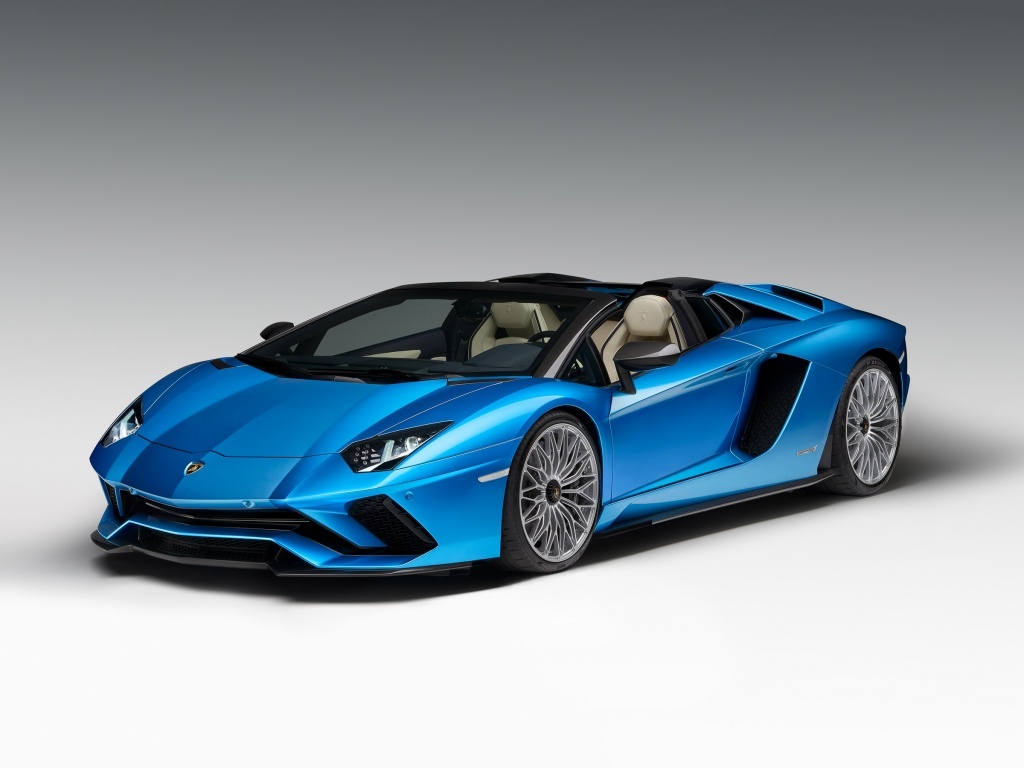 Аренда автомобиля Lamborghini Aventador S Roadster в Дубае