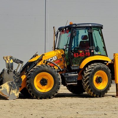 Экскаватор-погрузчик JCB (ковш/гидромолот)