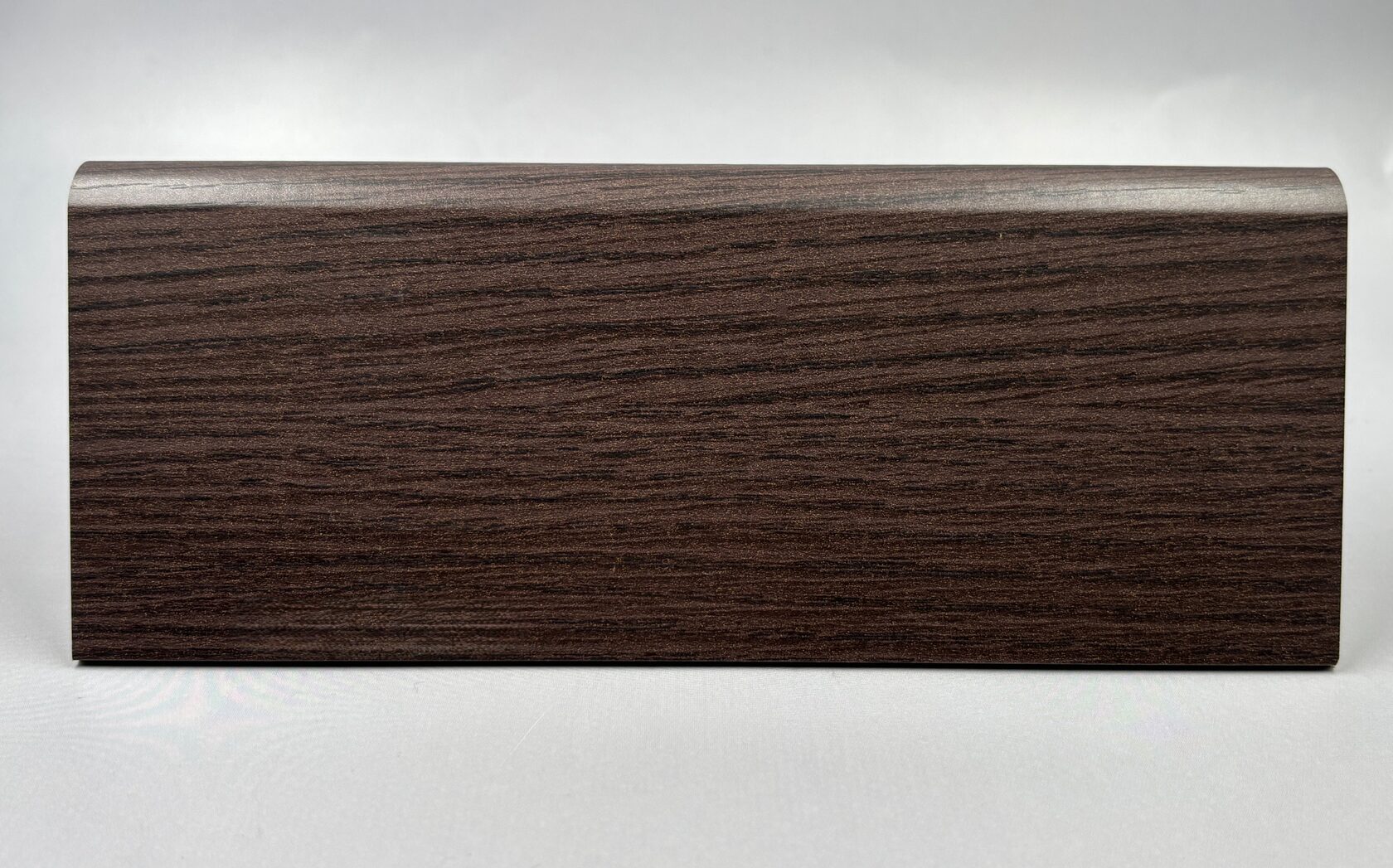 Плинтус МДФ под дерево, под дуб для ламината и паркета в Санкт-Петербурге (СПб)