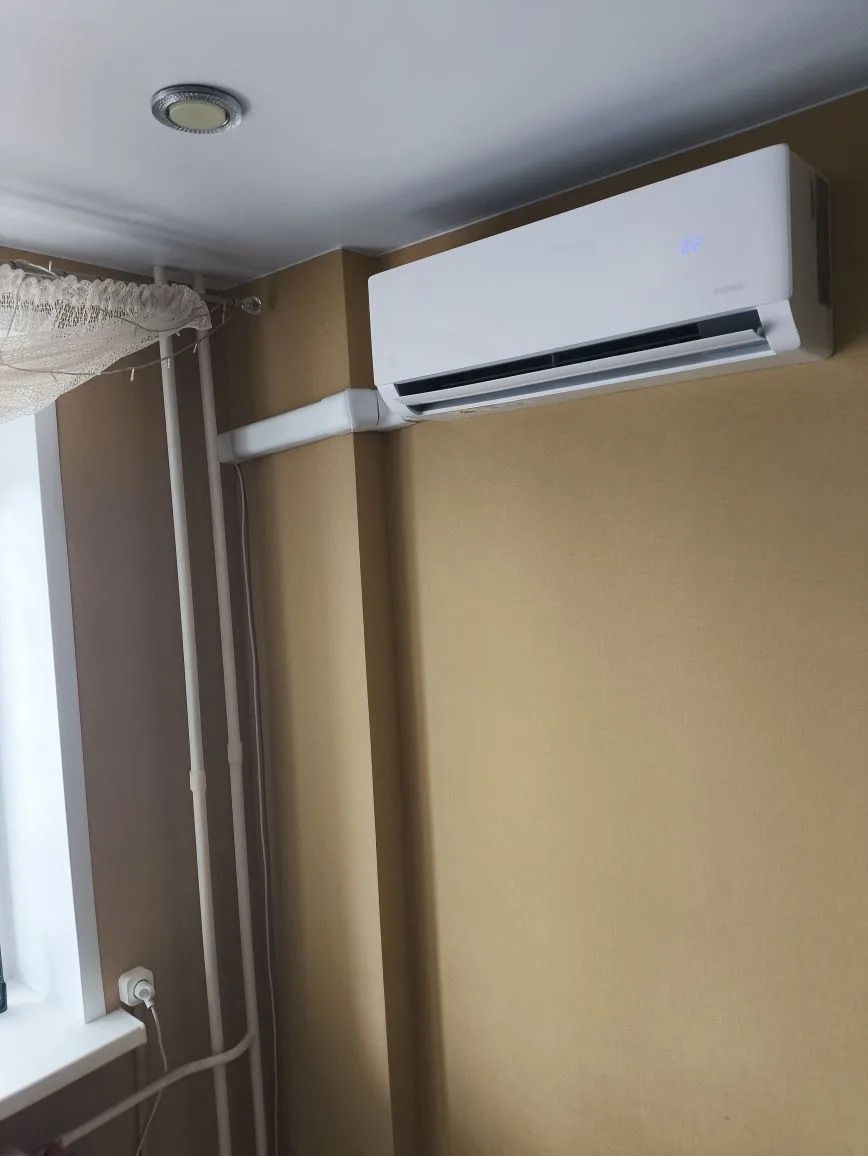 Монтаж сплит-системы Hisense через лоджию