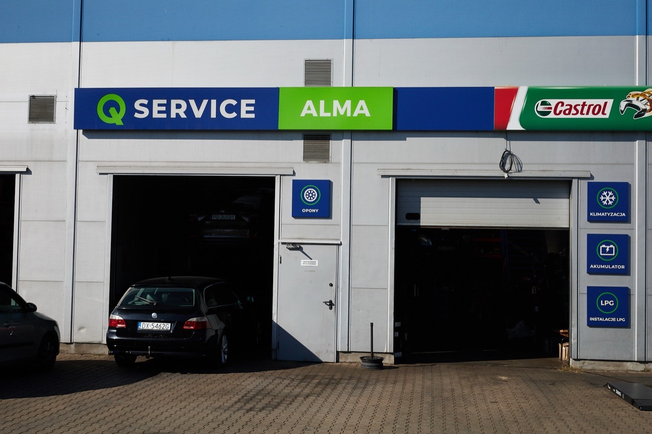Budynek warsztatu ALMA AUTO przy ul. Grabiszyńskiej 231E