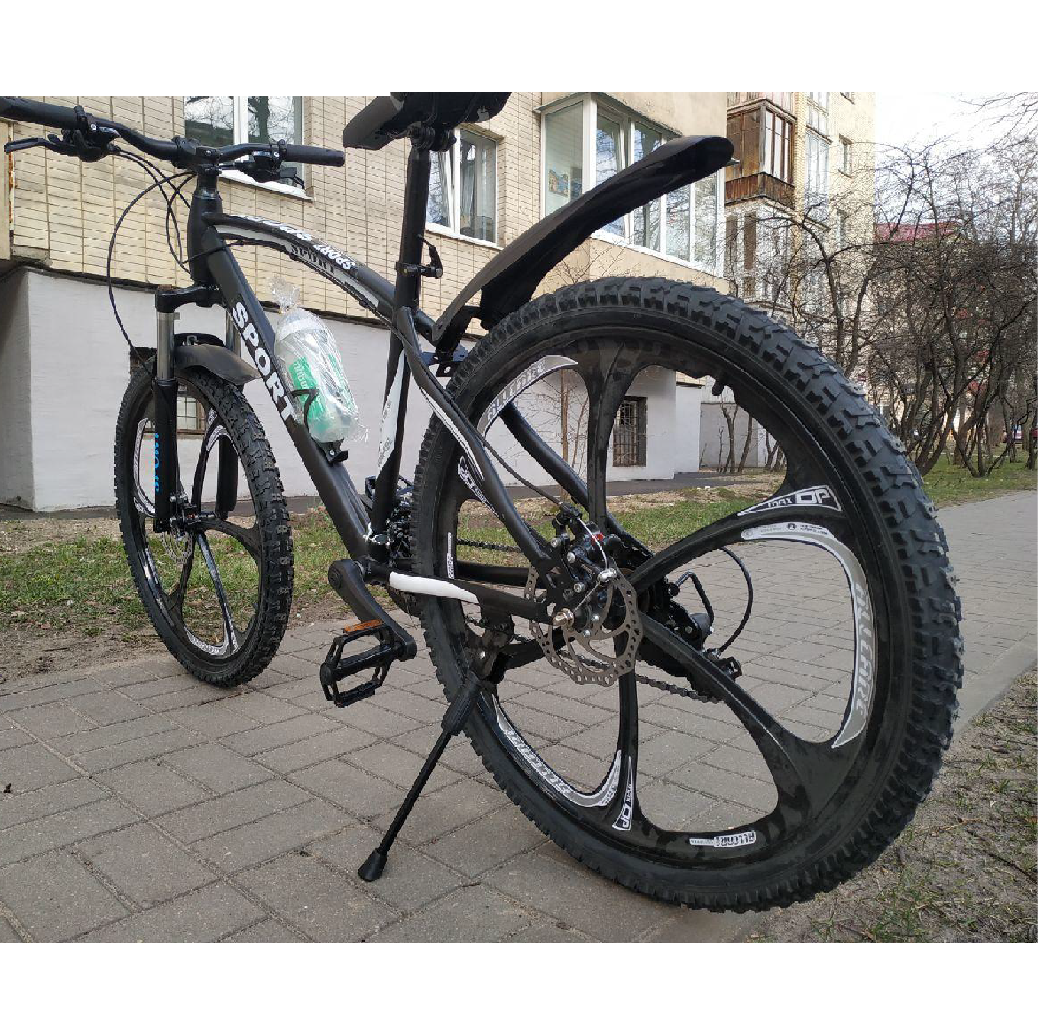 Купить велосипед в беларуси с доставкой. Горный велосипед на литых дисках. Горный велосипед литой 2022. Скоростной велосипед на литых дисках. Велосипед на дисках 2022.