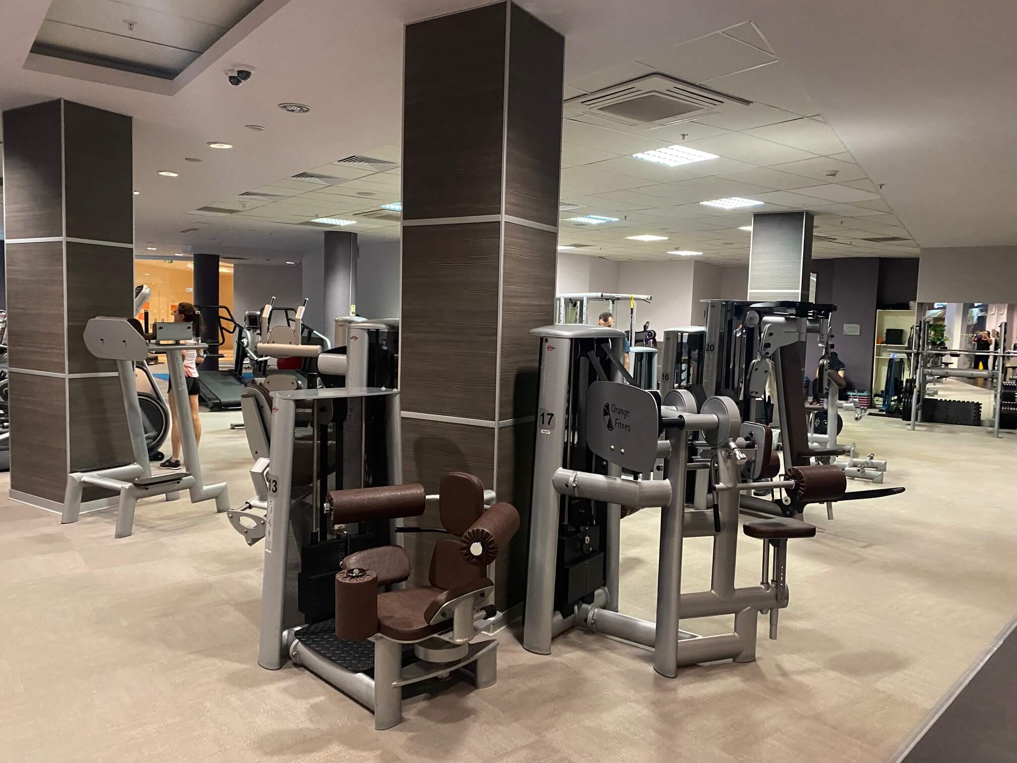 Фитнес-клуб бизнес-формата в Сокольниках с бассейном 25 м. Ideal Fitness,  Москва, ул. Русаковская, 24, м. Сокольники