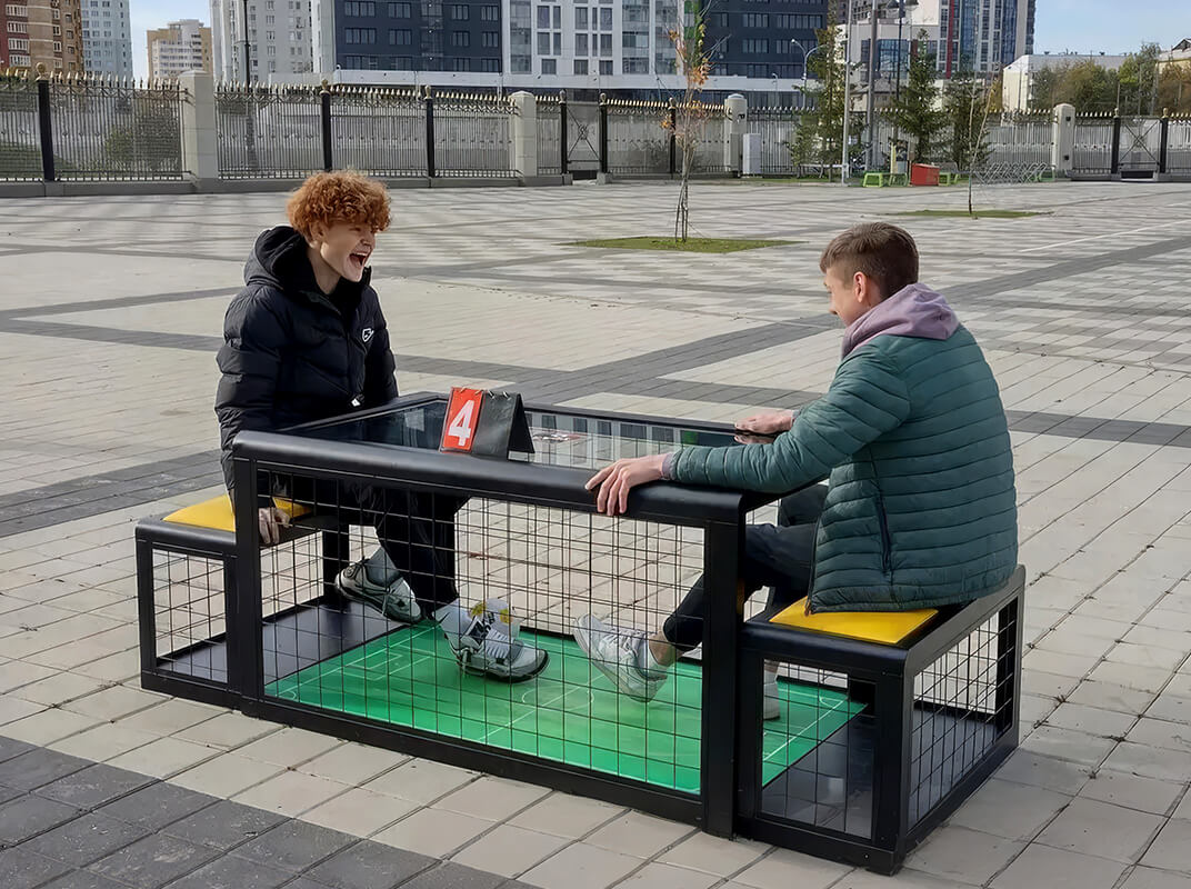 Subsoccer. Сидячий футбол под столом.