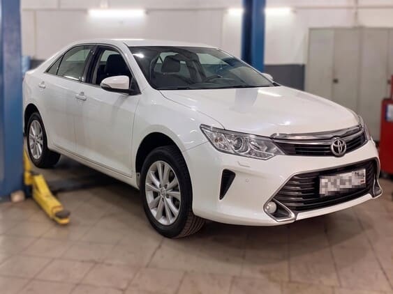 Toyota Camry в сервисе