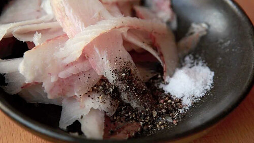 Муксун - благородная северная рыба, наиболее полезна в сыром замороженном виде
