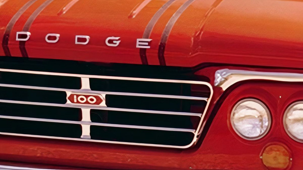 Динозавр из прошлого: Dodge D-серии 1965 года всё ещё уделывает современные моторы