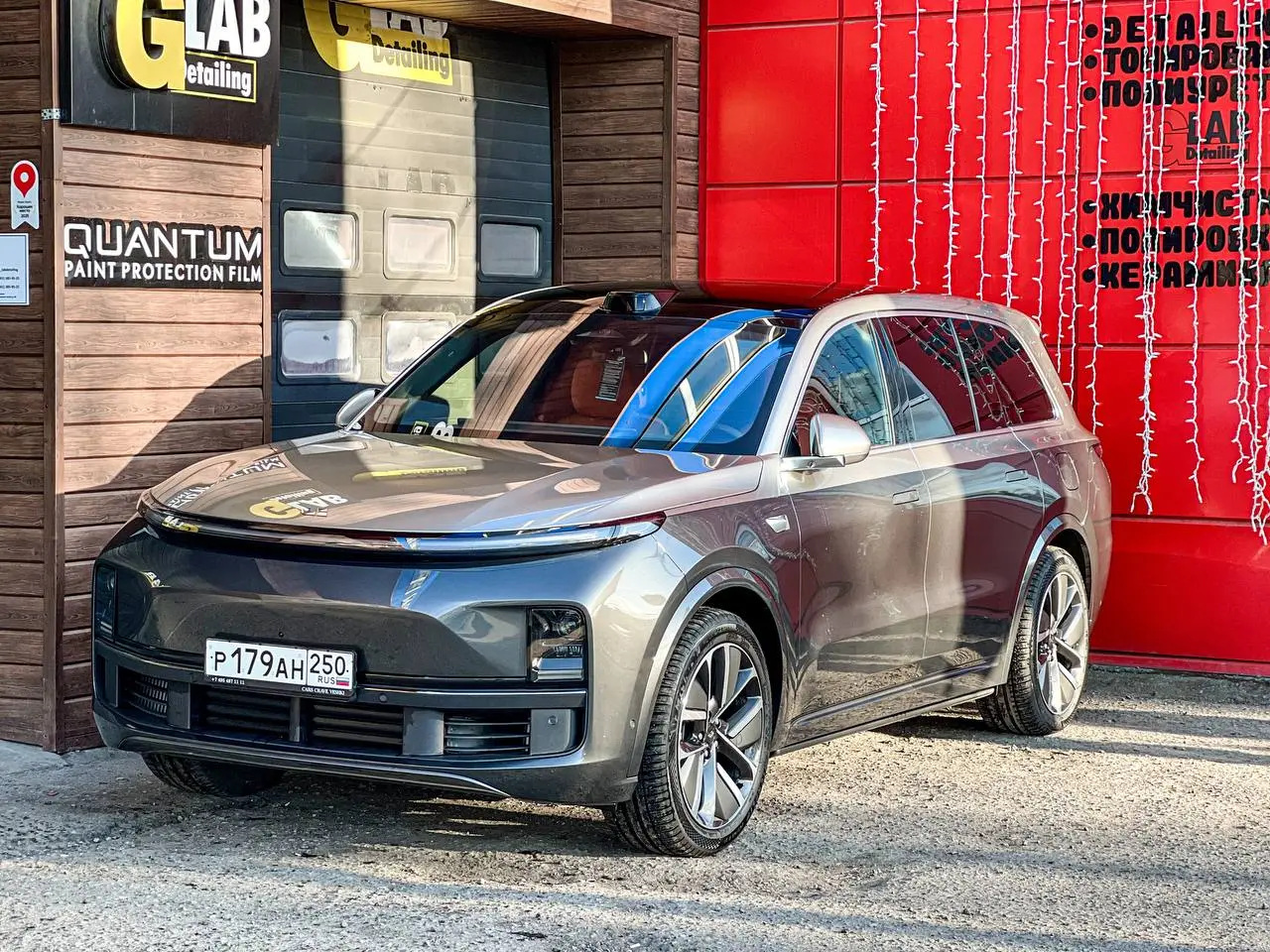 Оклейка автомобиля цветной пленкой в G LAB, Пушкино