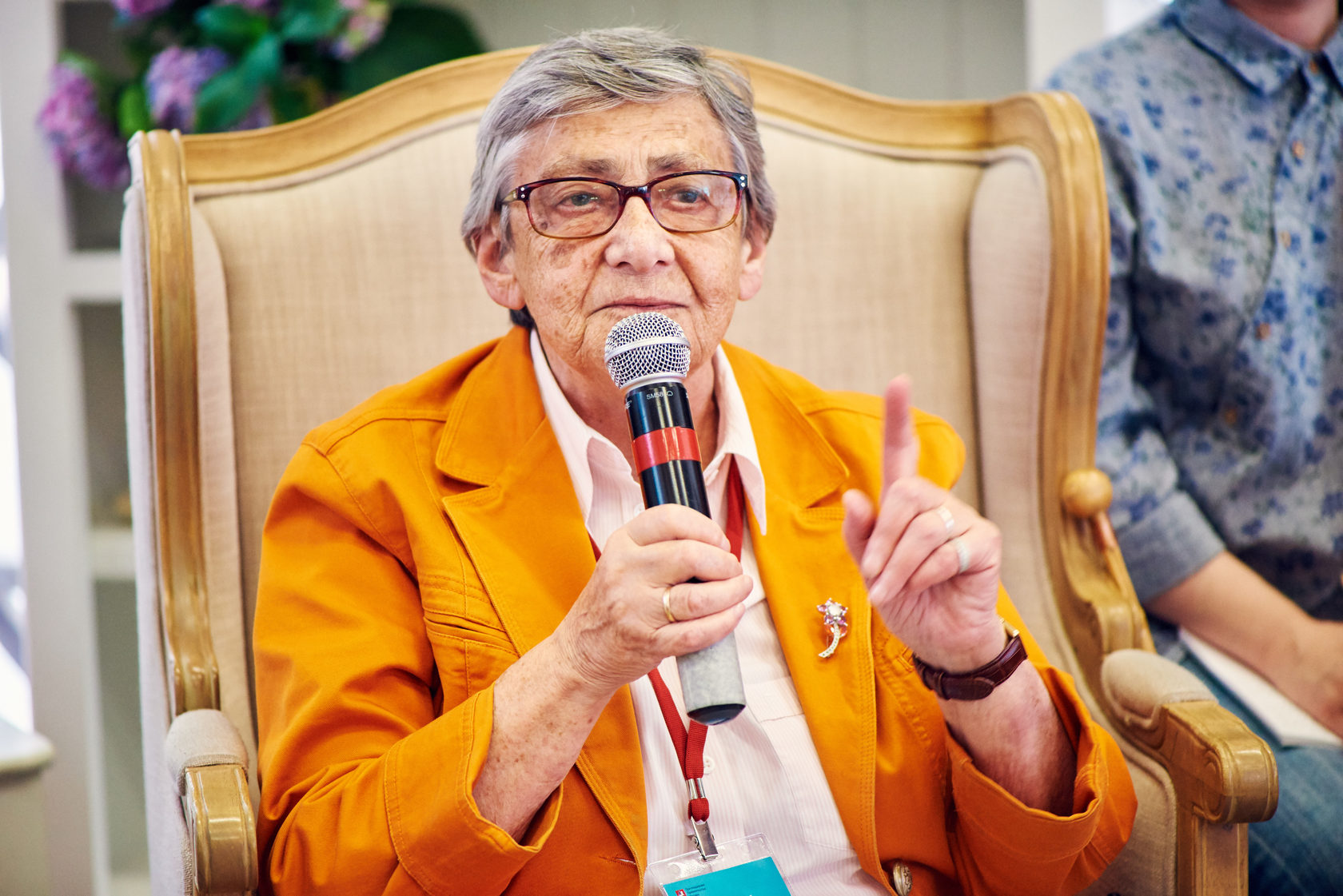 более шестидесяти. более шестидесяти. более шестидесяти. более шестидесяти. пожилой возраст.