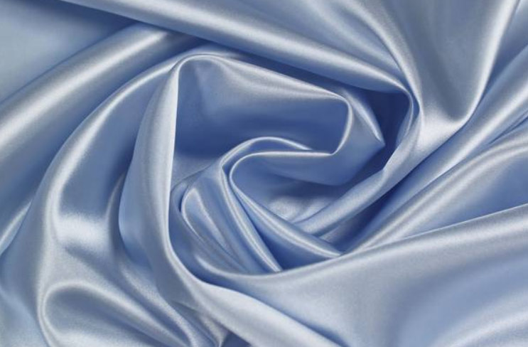 Ацетат е синтетична тъкан, която може да имитира естествена коприна. Използва се за изработка на официални рокли, хастари и подплати, бельо и пижами и други.